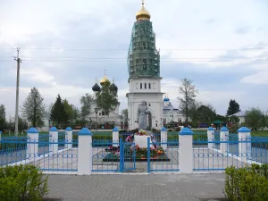 Братская могила советских воинов, погибших в боях с фашистами (Завидово)