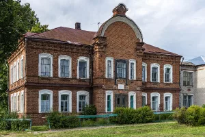 Дом, в котором проходил первый волостной съезд Советов рабочих, крестьянских и солдатских депутатов, провозгласивший Советскую власть в Цекеевской волости
