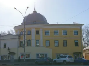 Западная башня Гостиного двора с западным корпусом