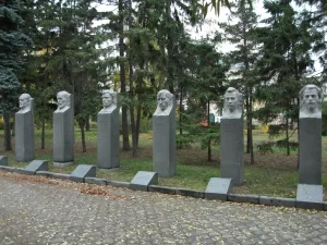 Мемориальный сквер «Памяти борцов революции» (Омск)