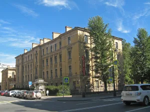 Корпус для воспитателей. Здесь в Радиевом институте работали: в 1922-1938 гг. — химик В.И. Вернадский, в 1922-1950 гг. — радиохимик В.С. Хлопин