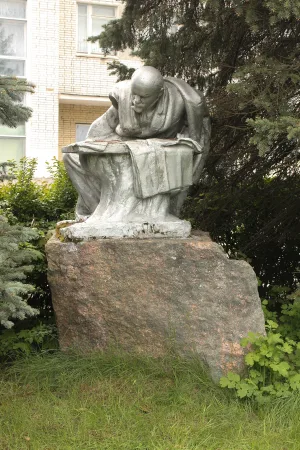 Памятник В.И.Ленину («Ленин в Разливе») (Приозерск)