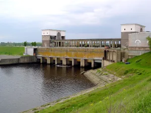 Водосбросная плотина Рыбинской ГЭС (Рыбинск)