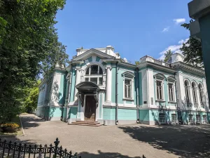 Особняк с произведениями декоративно-прикладного искусства в интерьере (Иваново)