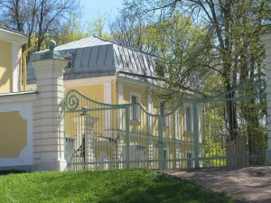 Службы дома садовника (Ломоносов)