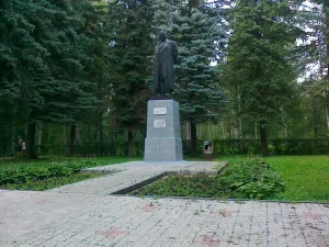 Памятник А.П. Гайдару (Арзамас)