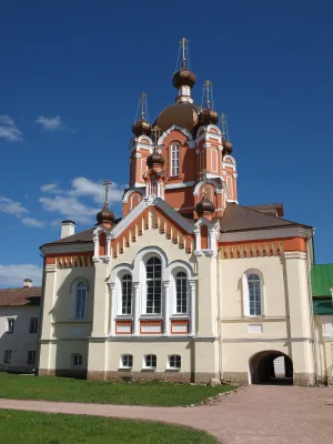Церковь Воздвижения Креста Господня (Тихвин)