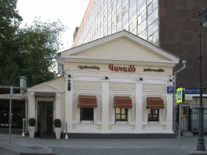 Восточный флигель (Красносельский)