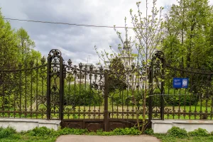 Ограда с юго-западными воротами (Ховрино)