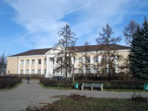 Здание бывшего реального училища (Великие Луки)