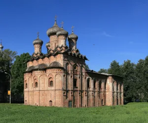 Трапезная с церковью Святой Троицы (церковь Троицы Духова монастыря) (Великий Новгород)