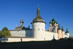 Стены, башни и ворота кремлевской ограды (Ростов)