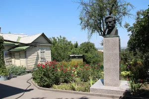 Земельный участок с зелёными насаждениями (Новочеркасск)