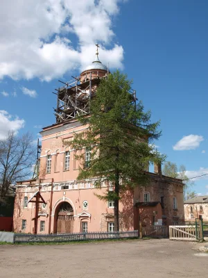 Надвратная церковь с колокольней (церковь Екатерины и Августы) (Тихвин)
