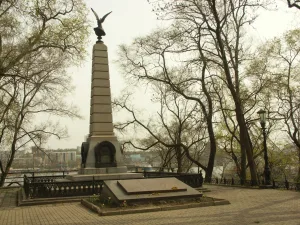 Памятник адмиралу Г.И. Невельскому, исследователю Дальнего Востока