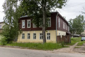 Жилой дом (Боровичи)