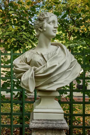 Бюст «Весна»