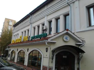 Жилой дом городского головы Ф. С. Добротворского с торговыми лавками (Подольск)