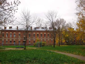 Казарма Офицерской стрелковой школы (Ломоносов)