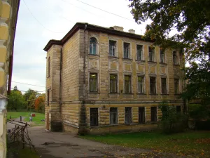 Флигель (дом для служащих) (Гатчина)