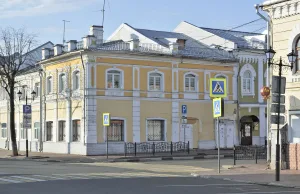 Торговое здание (лавки Кожухова) (Ярославль)