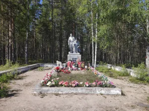 Братская могила воинов, погибших в годы Великой Отечественной войны (Чернопорожское с.п.)