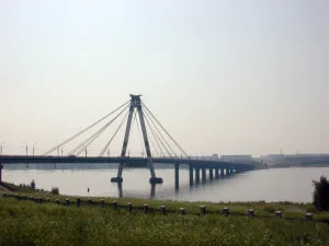 Октябрьский мост