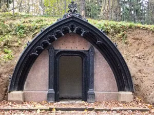 «Склеп Адольфа» (Парголово)