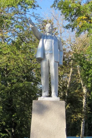 Памятник В.И. Ленину «Призывающий вождь» (Реутов)