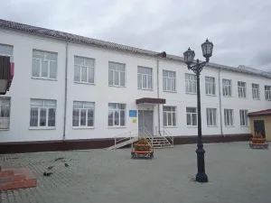 Здание школы № 1, где располагался эвакогоспиталь (Юрюзань)
