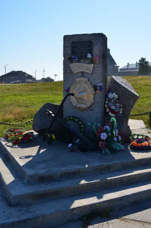 Памятник соловецким юнгам (Соловецкий)