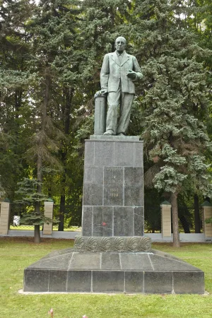 Памятник В. Р. Вильямсу