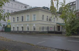 Жилой дом церкви Ильинско-Тихоновской (Ярославль)