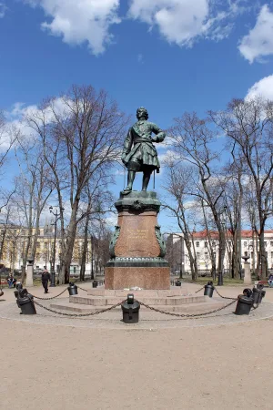 Памятник Петру I в Кронштадте