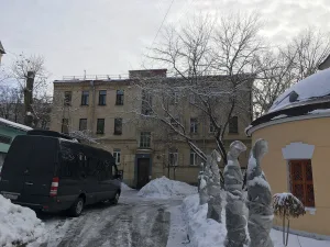 Доходный дом с квартирами причта церкви Троицы Живоначальной в Хохловке (Басманный)