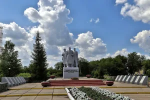 Обелиск воинам-землякам, погибшим в годы Великой Отечественной войны 1941-1945 гг. (Шербакуль)