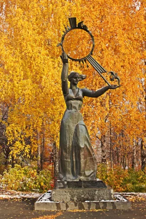 Скульптура «Весна» (Тимирязевский)