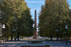 Обелиск воинам-землякам, погибшим в боях за родину в 1941-1945 гг. (Кимры)