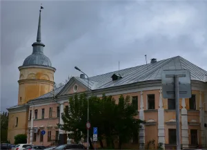 Больничный корпус с церковью св. Пантелеймона (Саров)