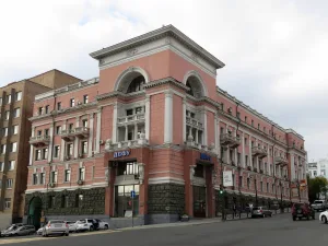Океанский проспект 19