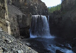 Четвертый водопад на реке Нейдагычан