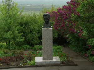 Памятник М.Б. Грекову (Новочеркасск)