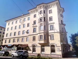 Дом, где в 1939-1942 годы жил дважды Герой Советского Союза Б.Ф.Сафонова
