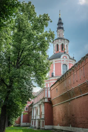 Тихвинская церковь над северными воротами (Донской)