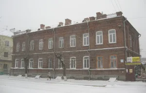 Здание административное и жилое ректификатного завода (Шадринск)