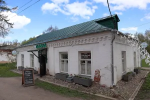 Восточная служебная постройка