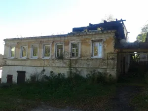 Городская купеческая усадьба c лавками и складами (Старица)
