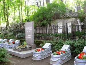 Три братских захоронения воинов Советской Армии, погибших в годы Великой Отечественной войны 1941-1945 гг.