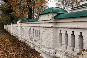 Ограда с воротами (Заколпье)