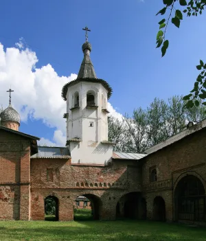 Колокольня с переходом (Великий Новгород)
